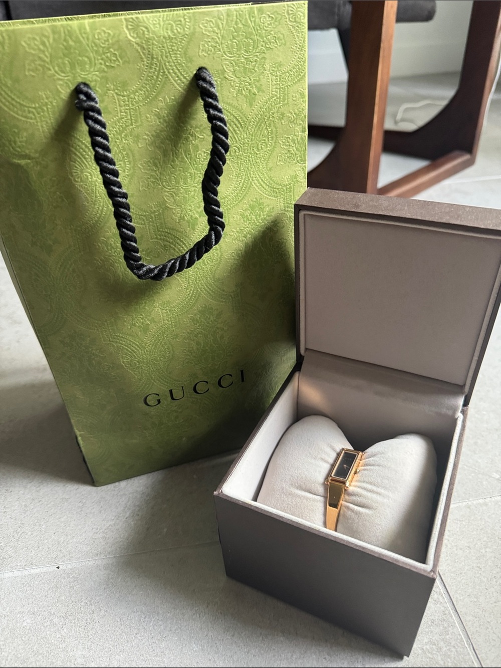 Gucci Women's Classic Gold & Black Watch W Box & Shopping bag/tie